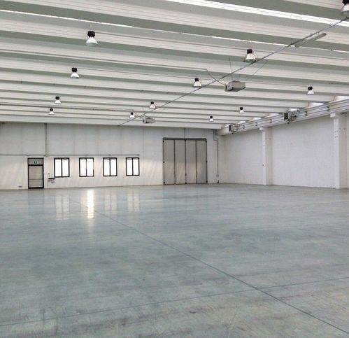 locale commerciale in affitto a Pieve di Soligo