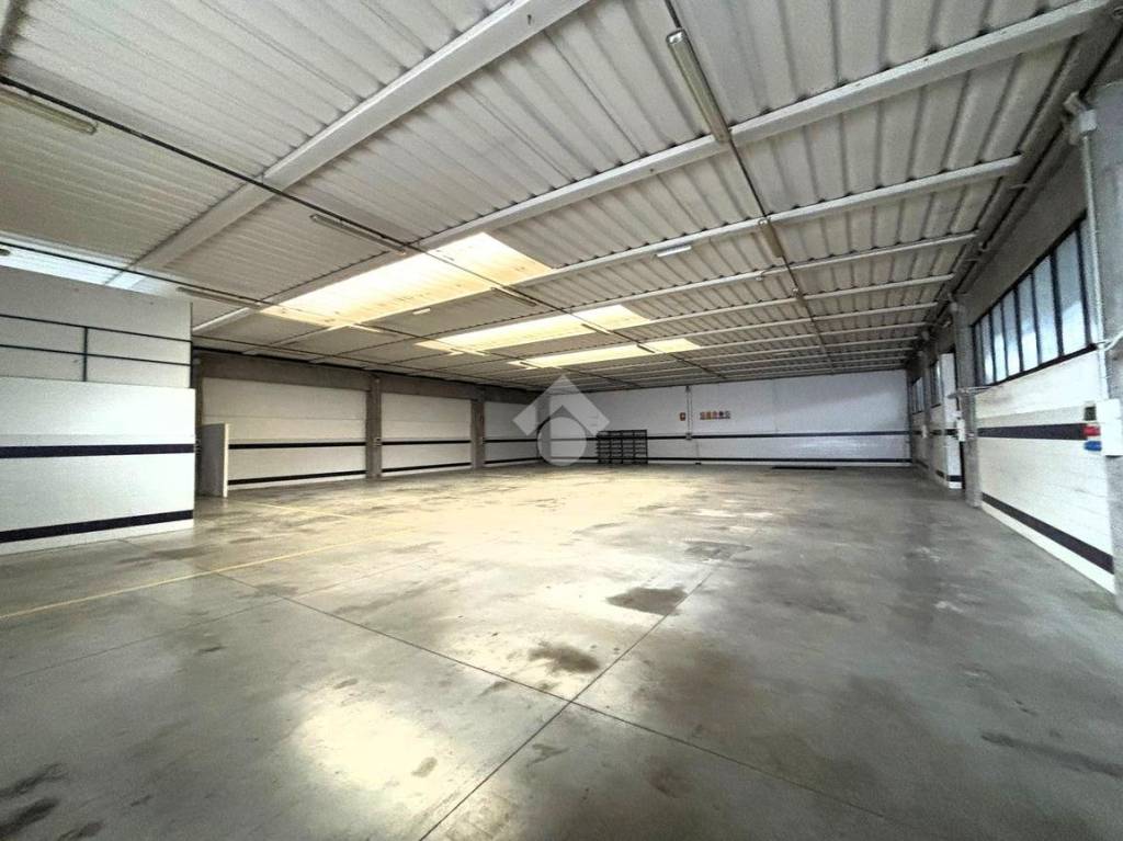 locale commerciale in affitto a Ponte di Piave