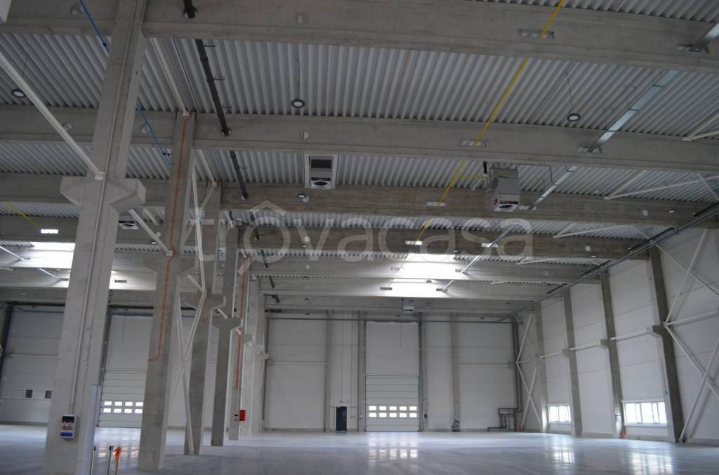 locale commerciale in affitto a Ponzano Veneto
