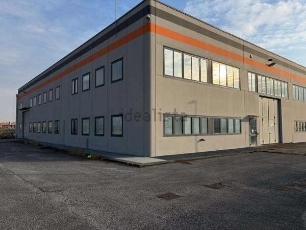 negozio in affitto a Ponzano Veneto