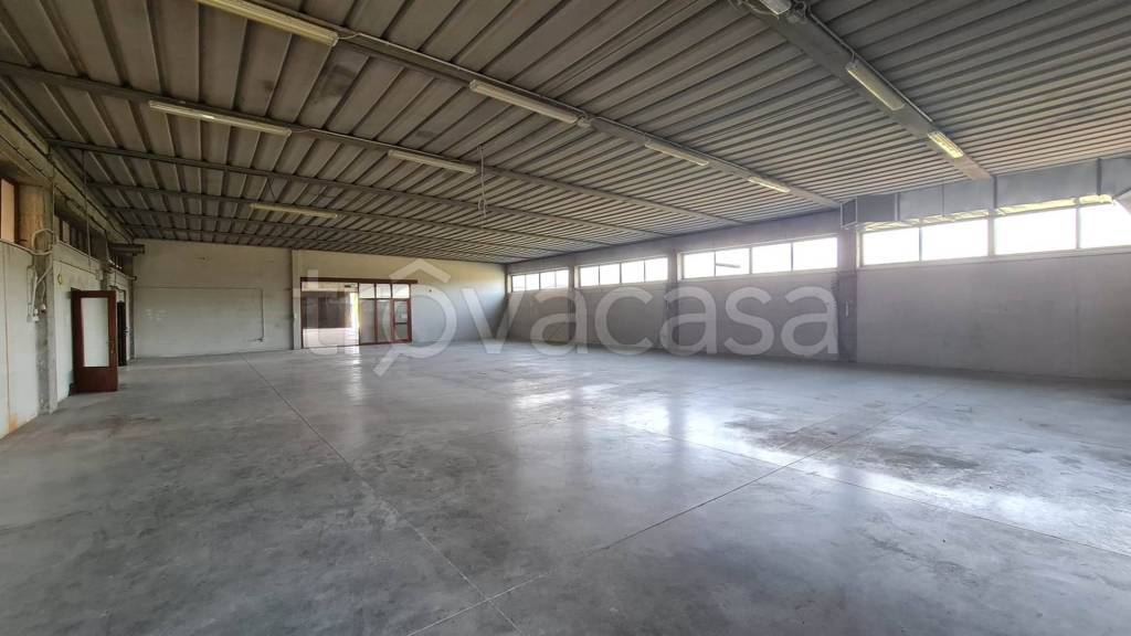 locale commerciale in affitto a Ponzano Veneto