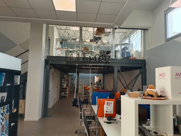 negozio in affitto a Preganziol in zona Frescada