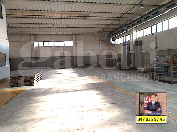 locale commerciale in affitto a Preganziol