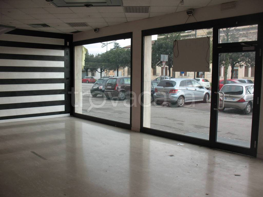 negozio in affitto a Preganziol