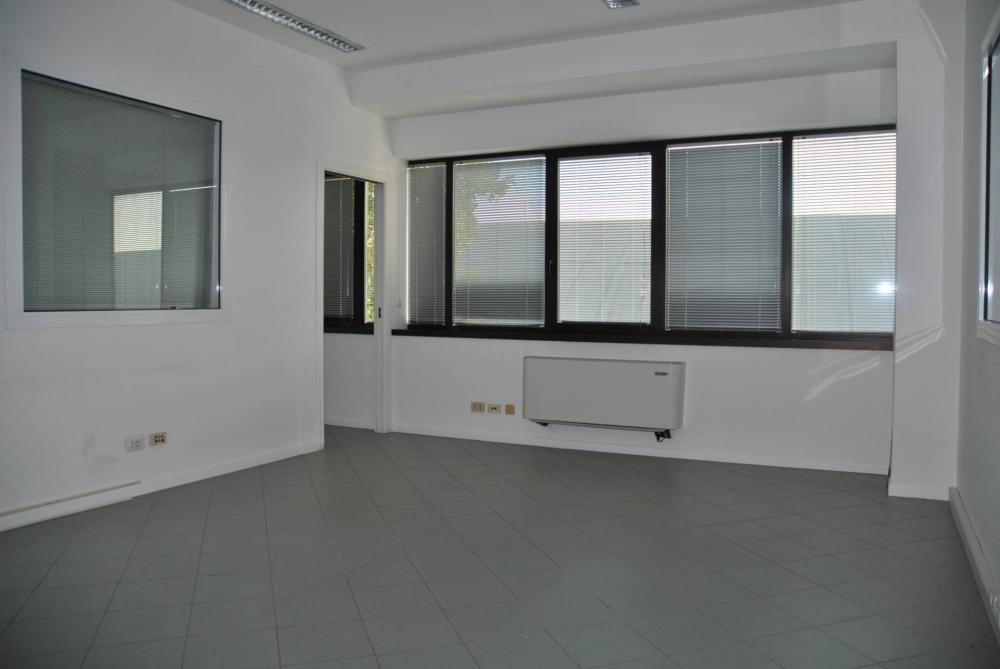 ufficio in affitto a Preganziol in zona Alle Grazie