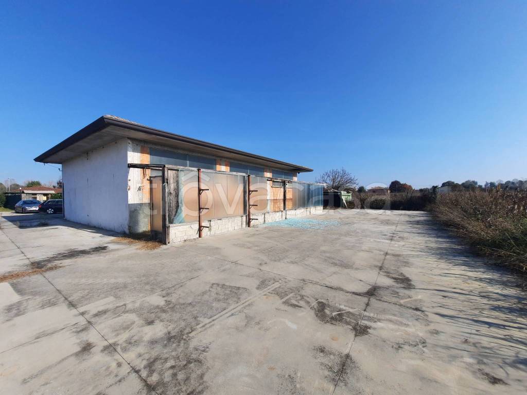 locale commerciale in affitto a Resana