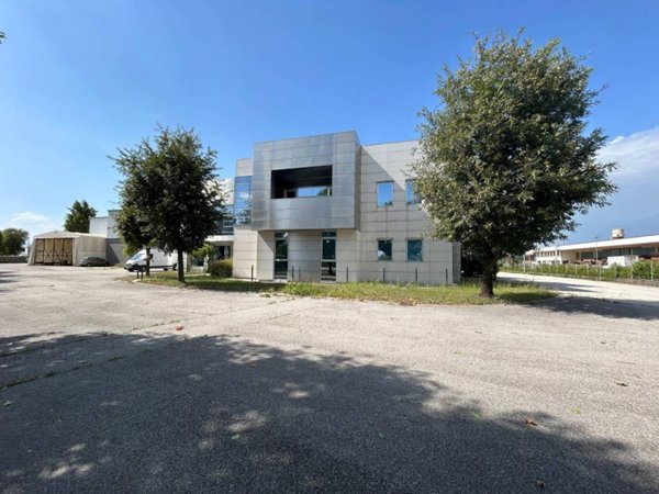 capannone in affitto a Riese Pio X in zona Spineda