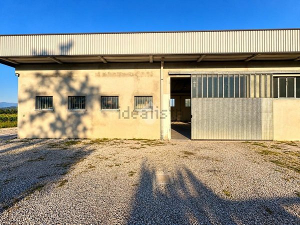 locale di sgombero in affitto a Riese Pio X in zona Vallà