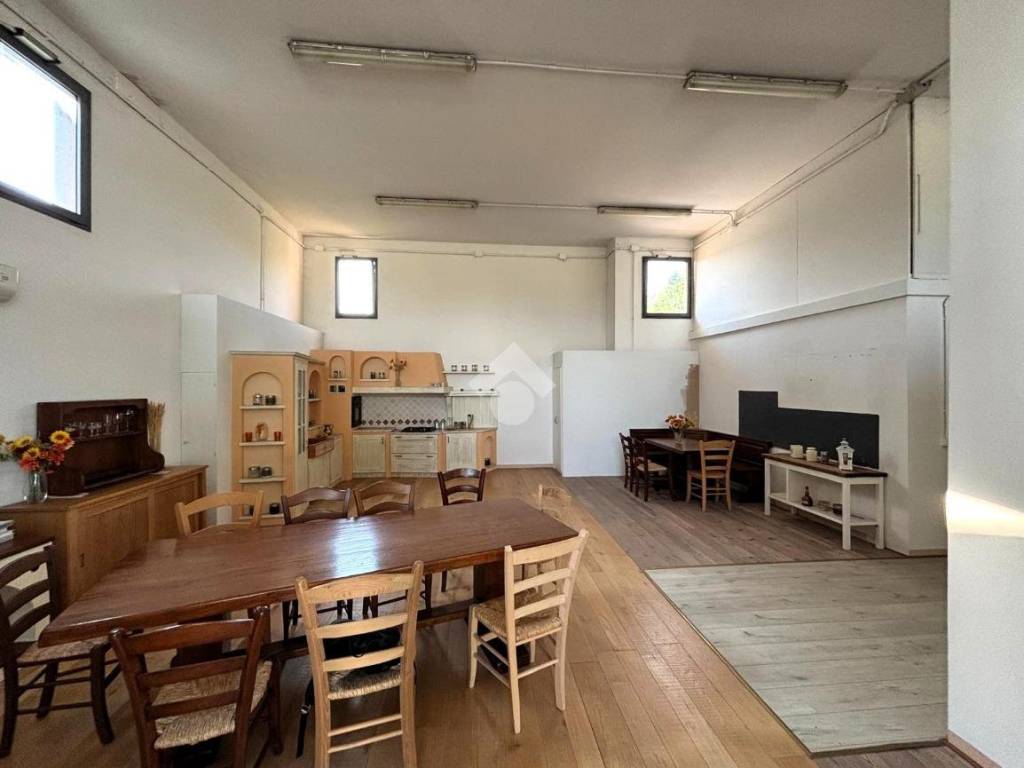 negozio in affitto a San Biagio di Callalta in zona Cavriè