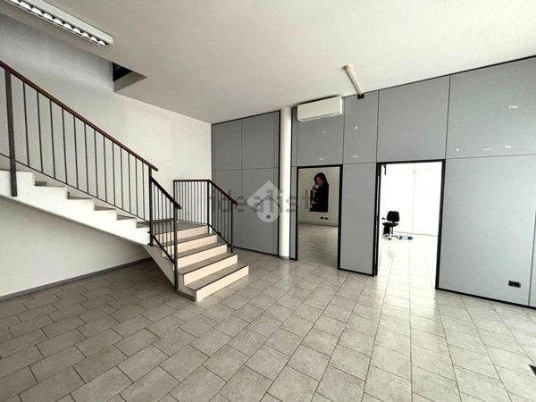 capannone in affitto a Silea