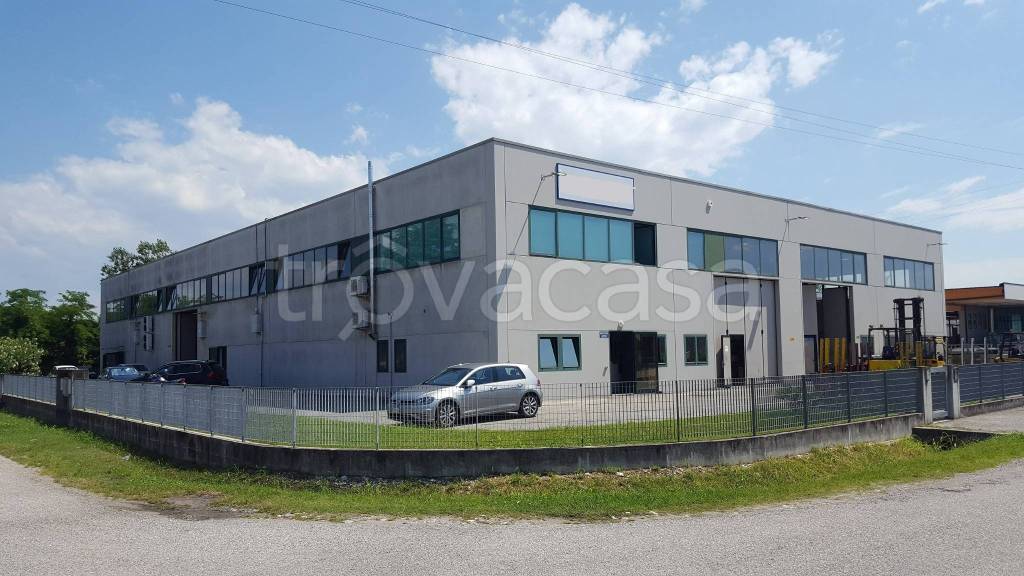 locale commerciale in affitto a Spresiano in zona Lovadina