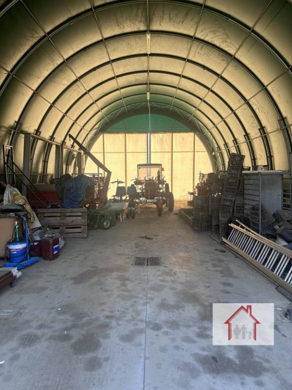 locale commerciale in affitto a Spresiano