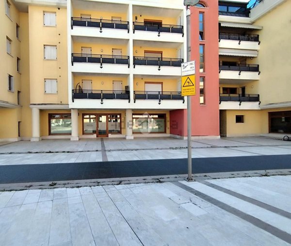 negozio in affitto a Spresiano