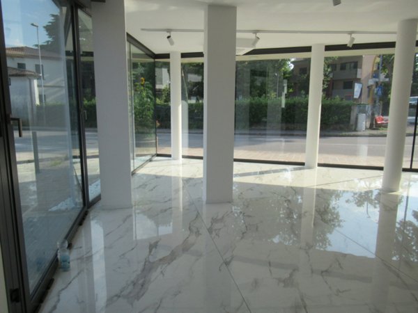 negozio in affitto a Spresiano in zona Visnadello