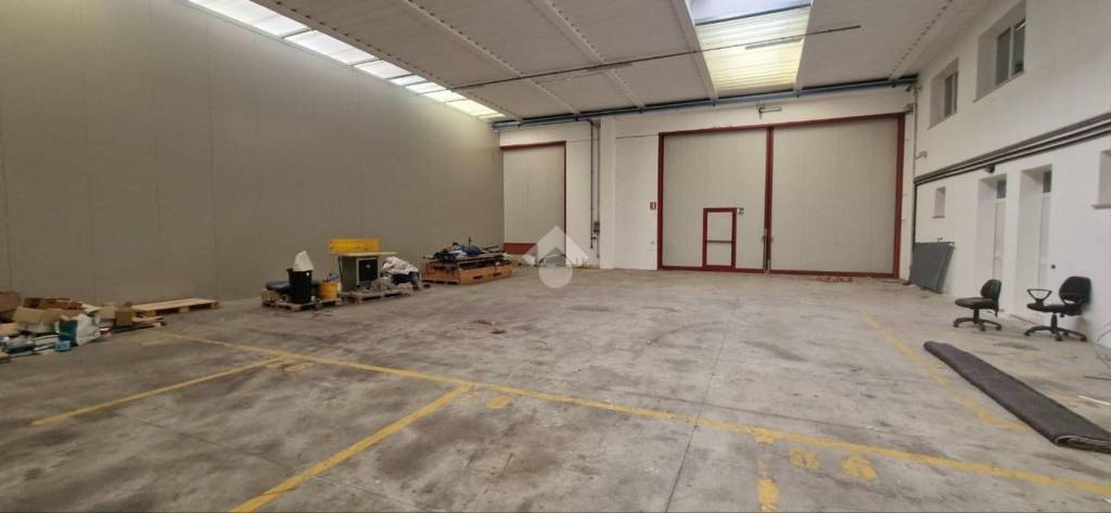 locale di sgombero in affitto a Susegana in zona Ponte della Priula