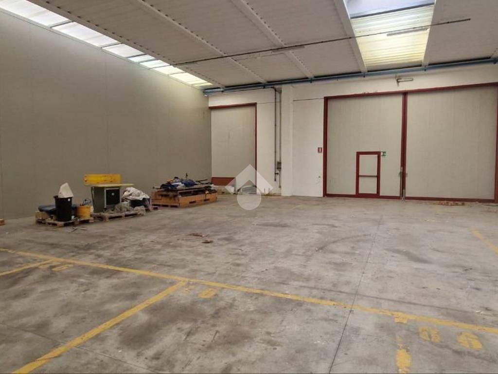 locale commerciale in affitto a Susegana in zona Ponte della Priula