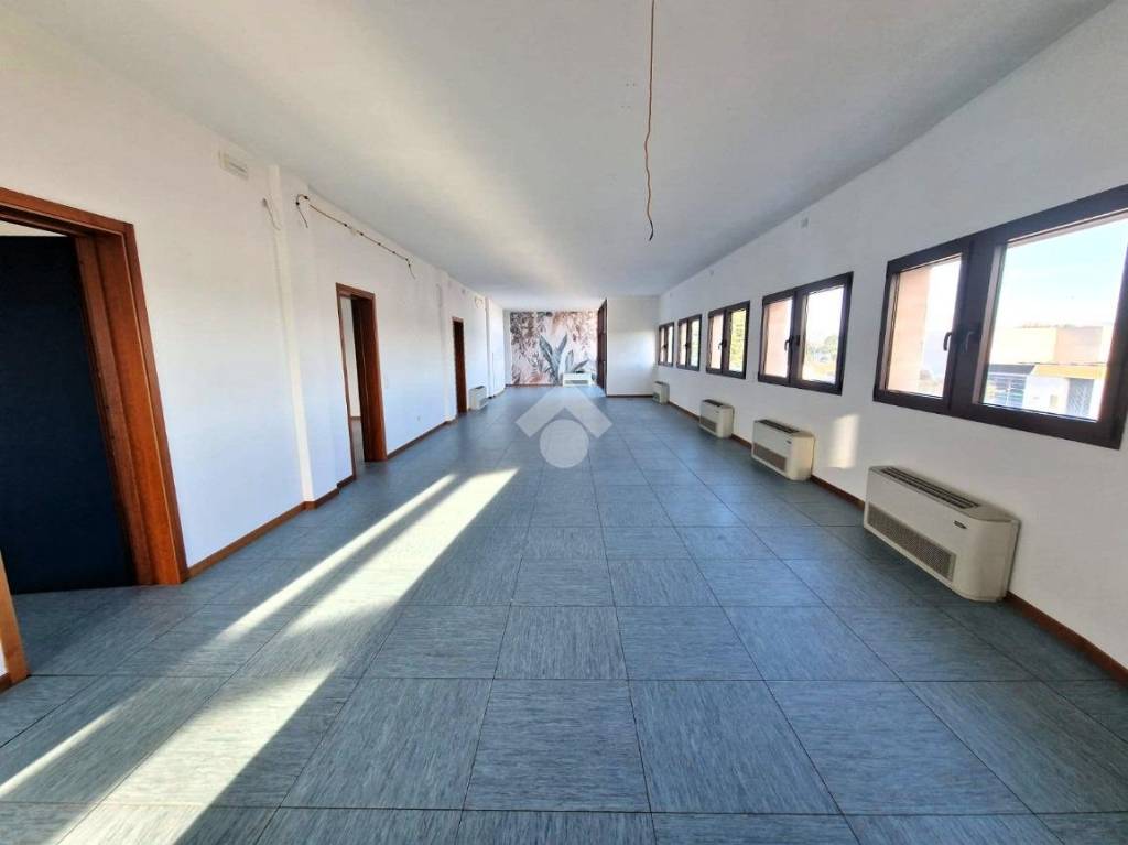 ufficio in affitto a Treviso in zona Monigo