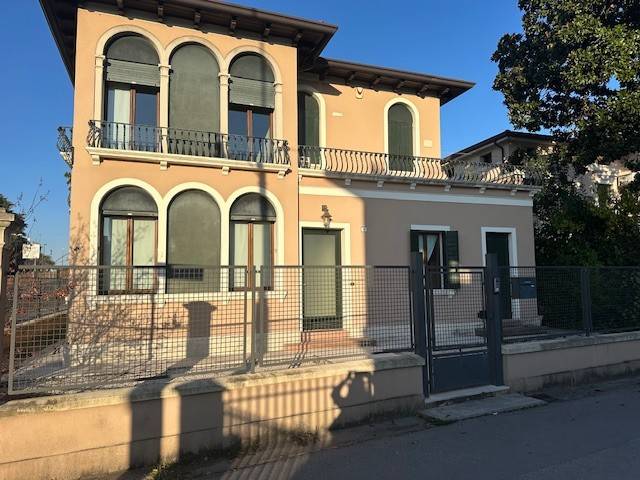 ufficio in affitto a Treviso in zona Ghirada / San Zeno
