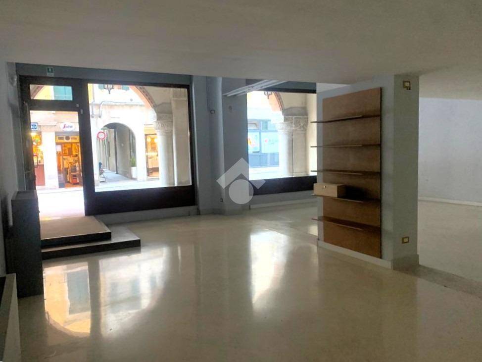 negozio in affitto a Treviso in zona Centro Storico