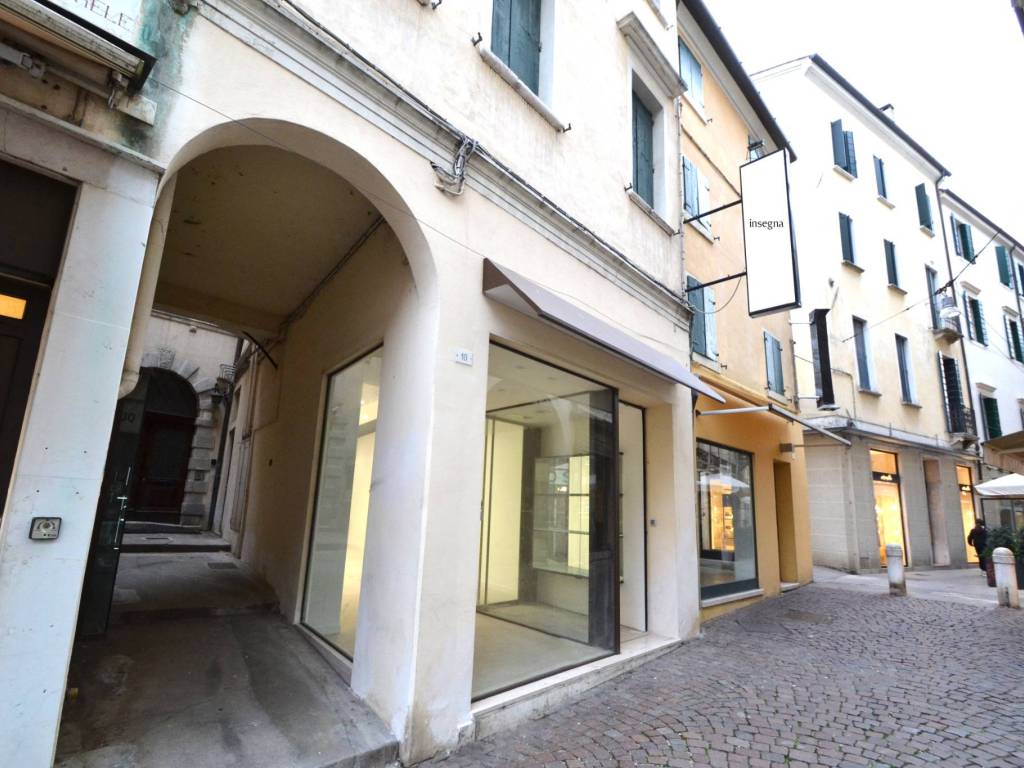 negozio in affitto a Treviso
