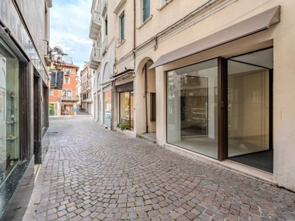 negozio in affitto a Treviso