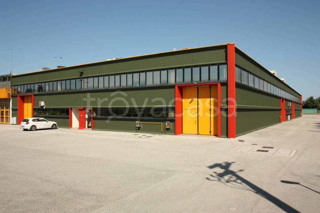 locale commerciale in affitto a Treviso in zona Centro Storico