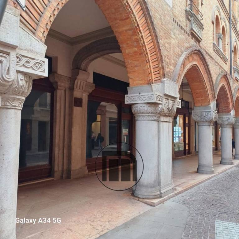 negozio in affitto a Treviso in zona Centro Storico