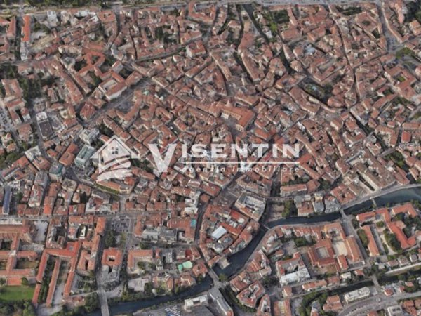 negozio in affitto a Treviso in zona Centro Storico