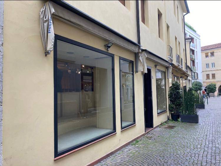 negozio in affitto a Treviso in zona Centro Storico