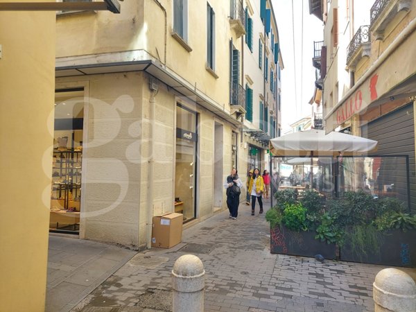 negozio in affitto a Treviso