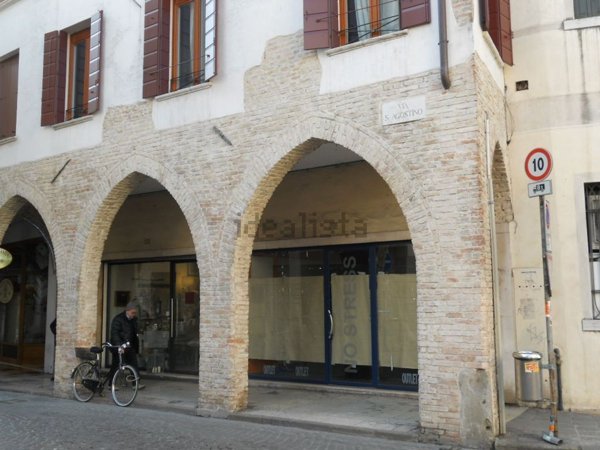 negozio in affitto a Treviso in zona Centro Storico