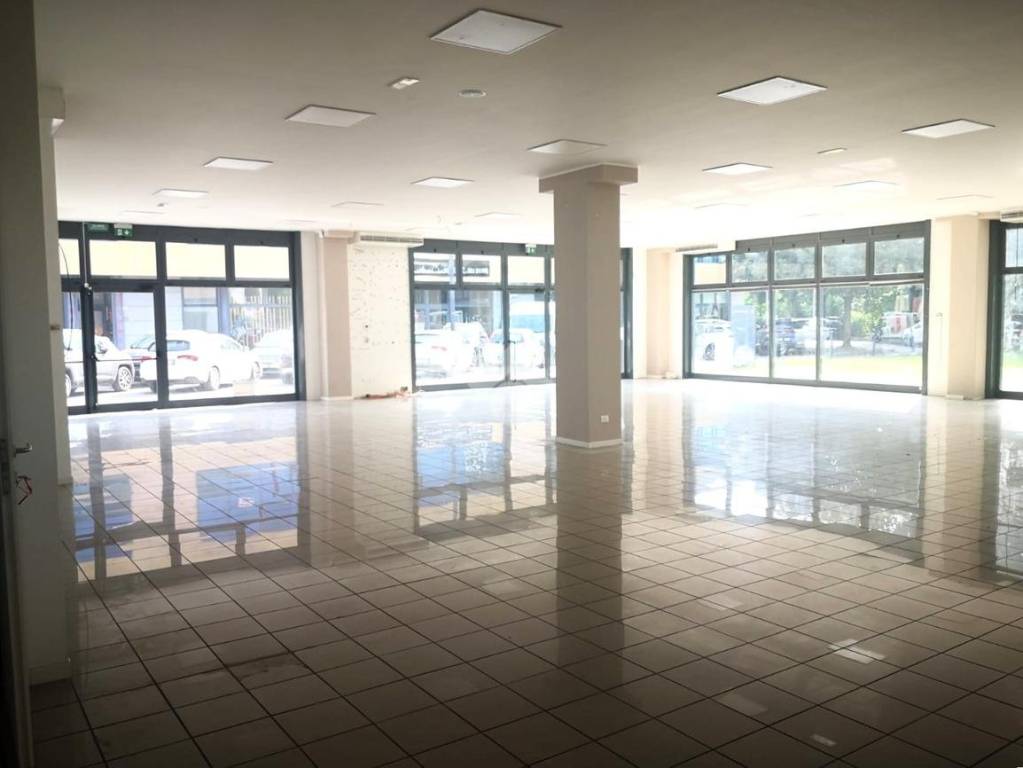 negozio in affitto a Treviso in zona Santa Bona