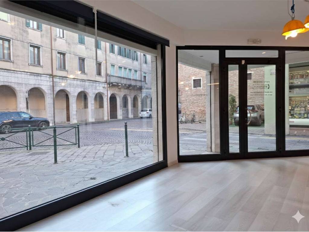 negozio in affitto a Treviso in zona Centro Storico
