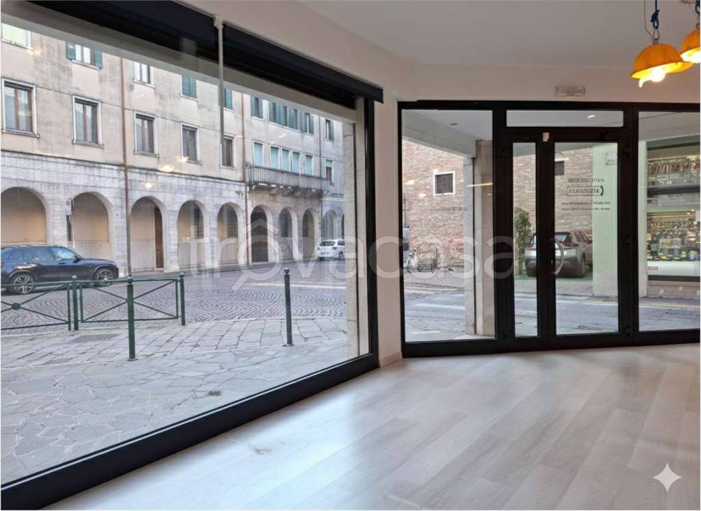 negozio in affitto a Treviso in zona Centro Storico
