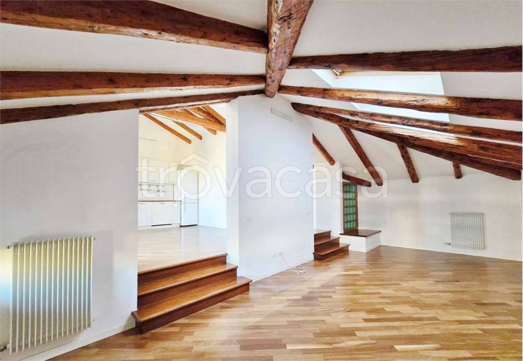 appartamento in affitto a Treviso in zona Centro Storico