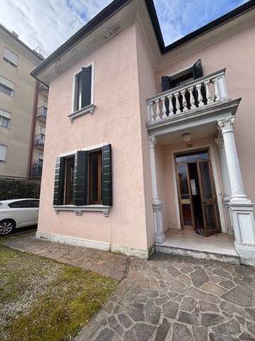 casa indipendente in affitto a Treviso in zona San Pelaio