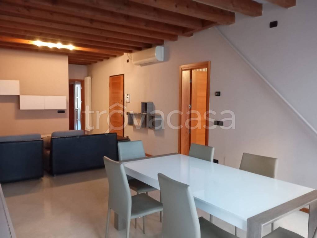 appartamento in affitto a Treviso in zona Centro Storico