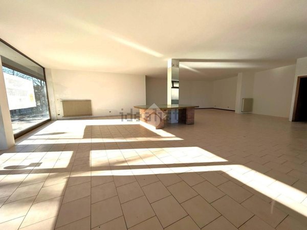 locale commerciale in affitto a Treviso