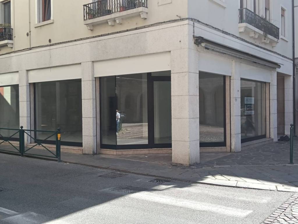 negozio in affitto a Treviso in zona Centro Storico