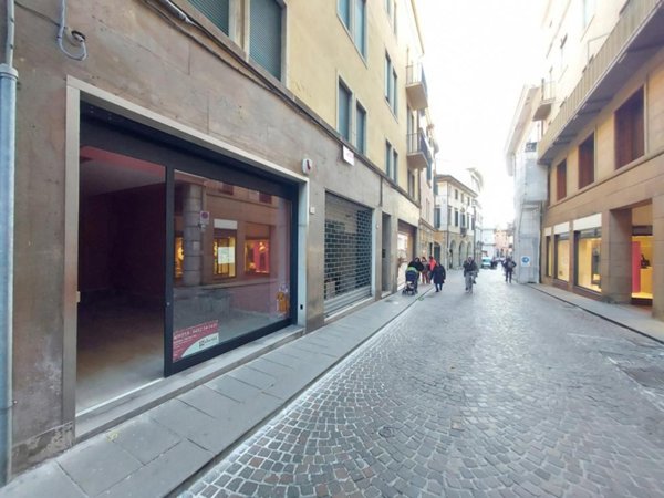 negozio in affitto a Treviso in zona Centro Storico