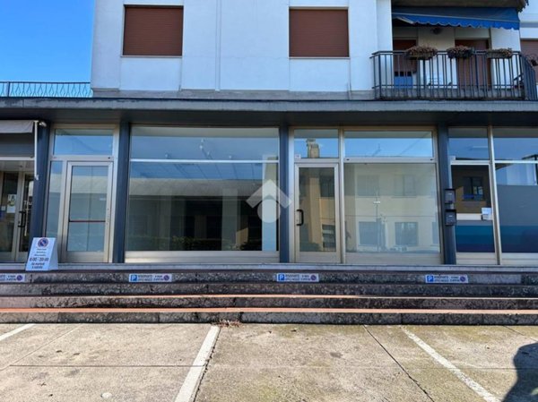 negozio in affitto a Valdobbiadene in zona Bigolino