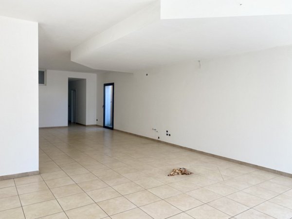 negozio in affitto a Vedelago
