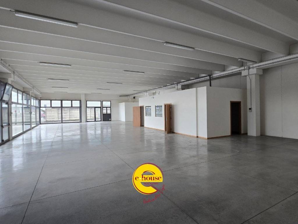 locale commerciale in affitto a Vedelago