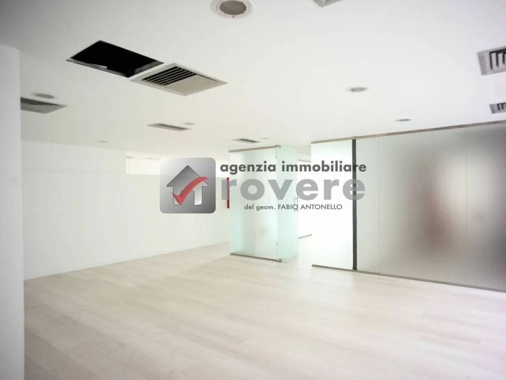 ufficio in affitto a Villorba in zona Lancenigo