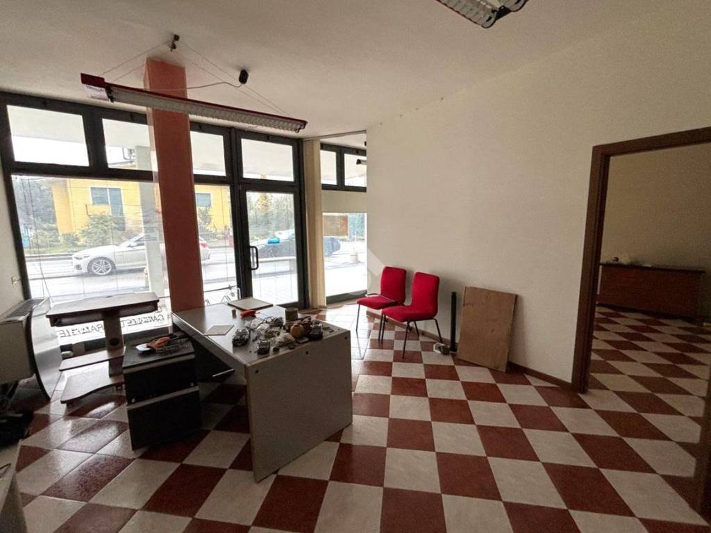 negozio in affitto a Villorba in zona Fontane