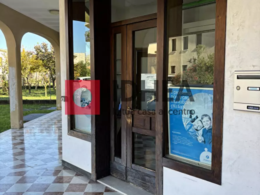 negozio in affitto a Villorba in zona Carità