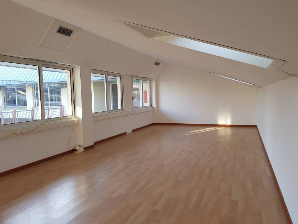 ufficio in affitto a Villorba in zona Lancenigo