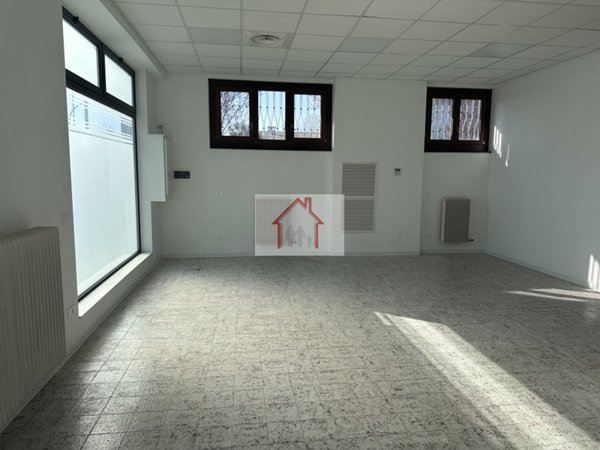 negozio in affitto a Villorba in zona Fontane