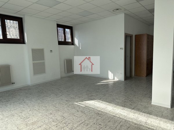 negozio in affitto a Villorba in zona Fontane