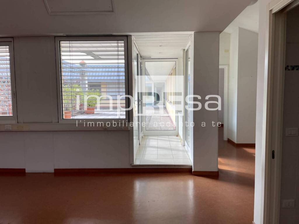ufficio in affitto a Villorba in zona Lancenigo